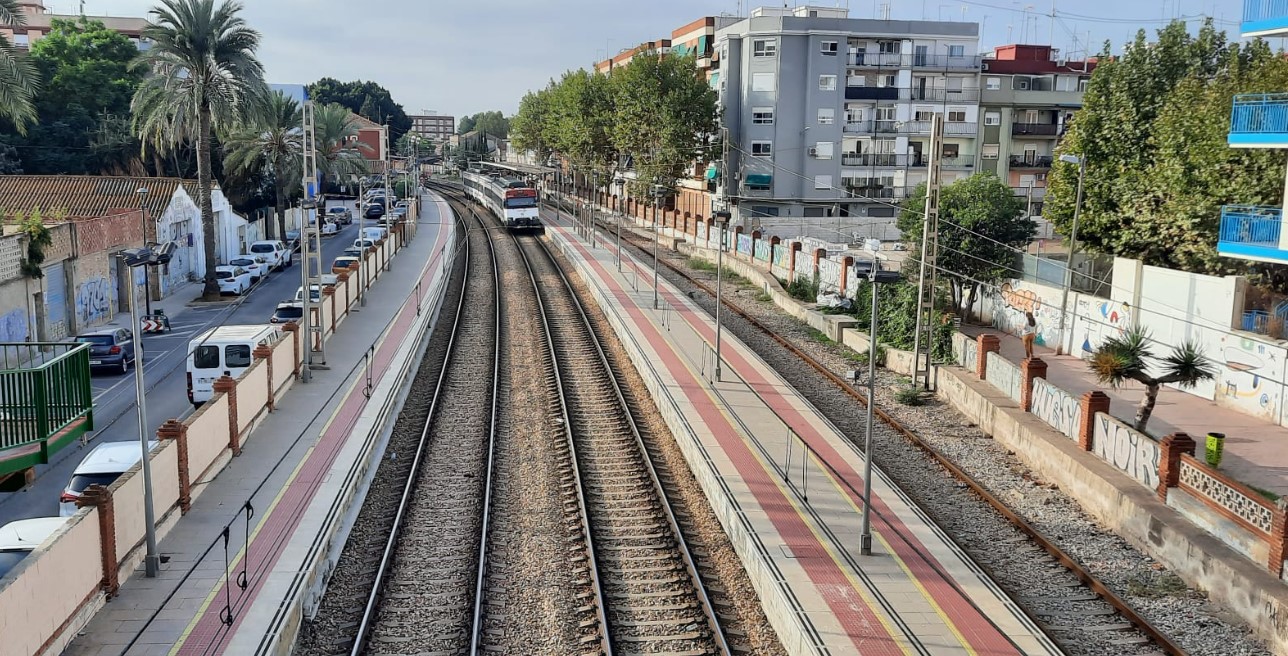 Una joven de 20 años muere arrollada por un tren en Alfafar - El ...